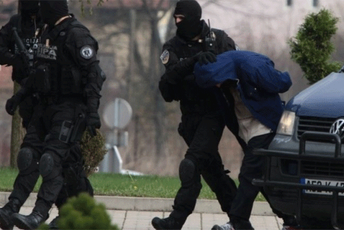 Više osumnjičenih za učešće u genocidu u Srebrenici privedeno u BiH Ilustracija