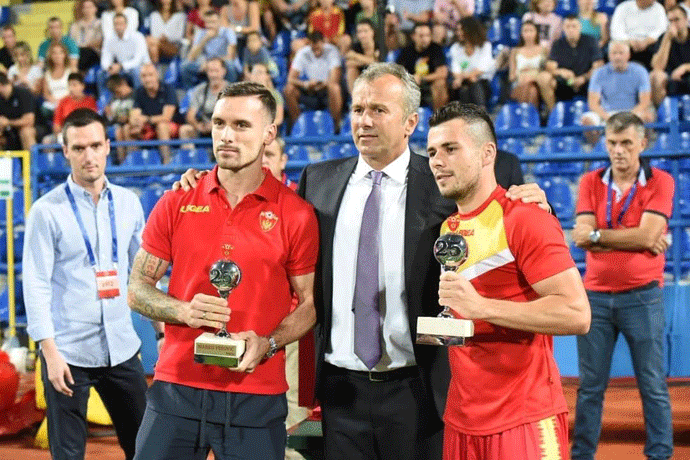 Savićević uručio trofeje reprezentativcima Savićević uručio trofeje reprezentativcima