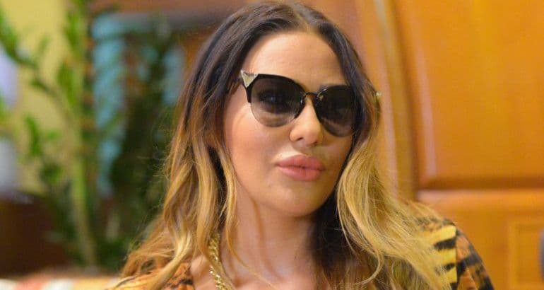 FOTO: Ana Nikolić pokazala prezgodnu majku FOTO: Ana Nikolić pokazala prezgodnu majku