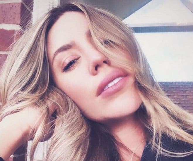 Slavna pjevačica poginula u saobraćajnoj nesreći Slavna pjevačica poginula u saobraćajnoj nesreći