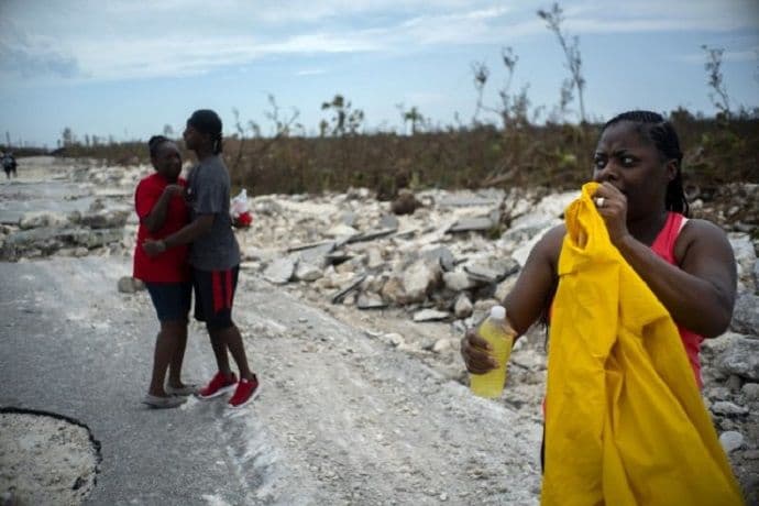 Uragan je razorio turistički raj, a ljudi su pokazali da mogu još gore Foto: AP