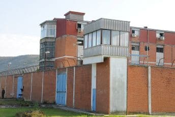 Grupa od 42 pritvorenika počela štrajk u Istražnom zatvoru