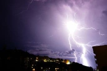 Dugoročna vremenska prognoza: Balkanu prijete poplave Dugoročna vremenska prognoza: Balkanu prijete poplave