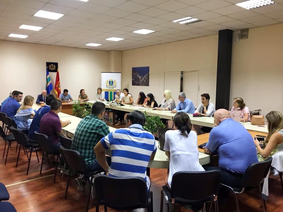 DPS Bar: Jednoglasna podrška Milu Đukanoviću za predsjednika DPS-a DPS Bar: Jednoglasna podrška Milu Đukanoviću za predsjednika DPS-a