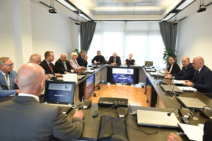 Njemci zainteresovani za ulaganje u Ulcinj Njemci zainteresovani za ulaganje u Ulcinj