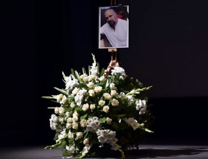 Komemoracija tragično stradalom reperu: Stigli Knez, Nigor, Marko Bulat… (FOTO) Komemoracija tragično stradalom reperu: Stigli Knez, Nigor, Marko Bulat… (FOTO)