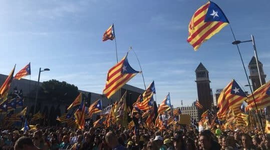 Barselona: Stotine hiljada ljudi na ulicama traži nezavisnost Barselona: Stotine hiljada ljudi na ulicama traži nezavisnost