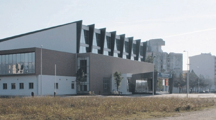 Profesorica iz Budve štrajkuje glađu zbog otkaza SMŠ "Danilo Kiš"