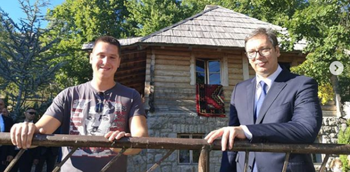 Vućić sa sinom posjetio rodnu kuću Gavrila Principa Foto: @buducnostsrbijeav Instagram