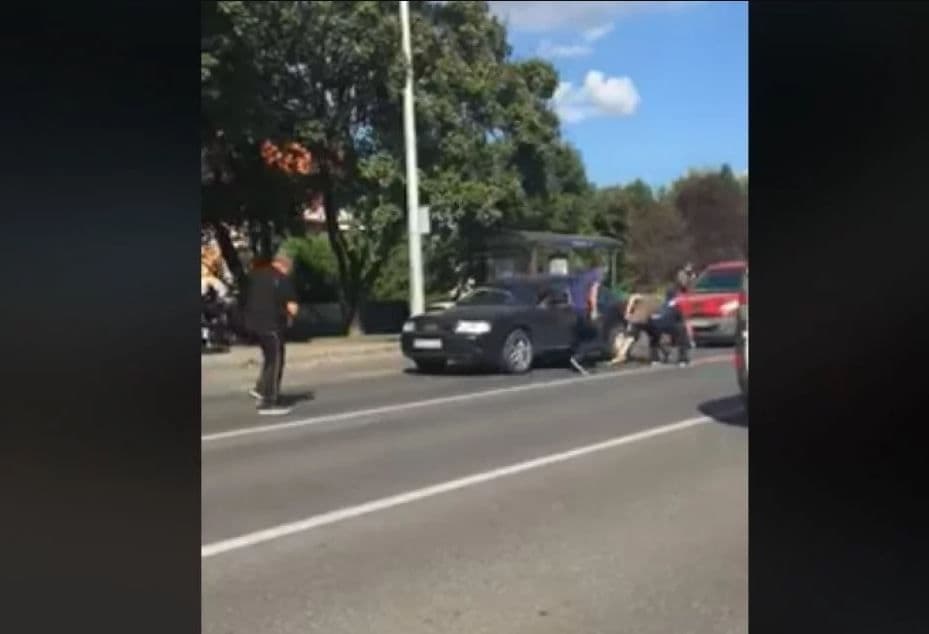 Novčanice biznismena letjele po putu, poziva sve da mu vrate novac Novčanice biznismena letjele po putu, poziva sve da mu vrate novac