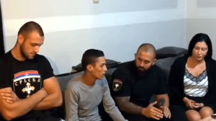 "Srbska čast" uzela konja maloljetniku u Nišu, stručnjaci kažu - opasno ponašanje "Srbska čast" uzela konja maloljetniku u Nišu, stručnjaci kažu - opasno ponašanje