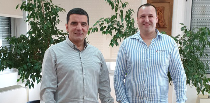 Kusovac nagradio Tivćanina koji je spasio život sugrađanki Kusovac nagradio Tivćanina koji je spasio život sugrađanki