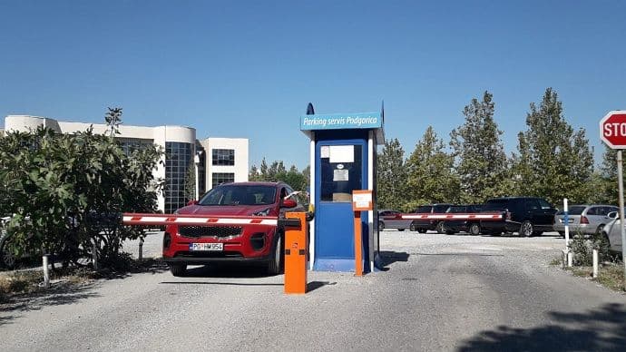 Zatvaraju parkiralište kod Rektorata, a otvaraju dva u okolini Hrama Zatvaraju parkiralište kod Rektorata, a otvaraju dva u okolini Hrama