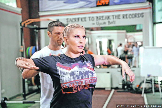 Dea Đurđević: Mislila sam da je nemoguće, ali, ljudi, ja pomjeram ruku! Dea Đurđević: Mislila sam da je nemoguće, ali, ljudi, ja pomjeram ruku!