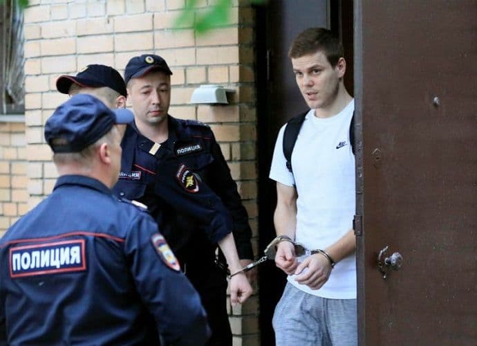 Juče pušten iz zatvora, danas potpisao ugovor Juče pušten iz zatvora, danas potpisao ugovor