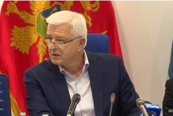 MARKOVIĆ: Desetine miliona troše se za razvoj infrastrukture na sjeveru - bez toga nema ni kompanija ni investitora MARKOVIĆ: Desetine miliona troše se za razvoj infrastrukture na sjeveru - bez toga nema ni kompanija ni investitora