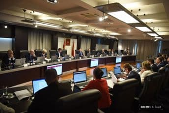 Vlada upućuje humanitarnu pomoć zemljotresom pogođenoj Albaniji Vlada upućuje humanitarnu pomoć zemljotresom pogođenoj Albaniji