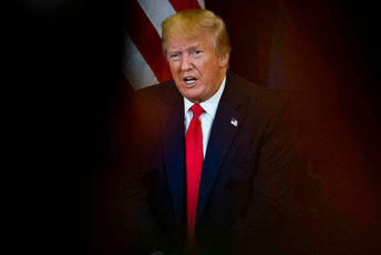 Tramp "podlegao trendu" na Tivteru pa sankcionisan Tramp "podlegao trendu" na Tivteru pa sankcionisan