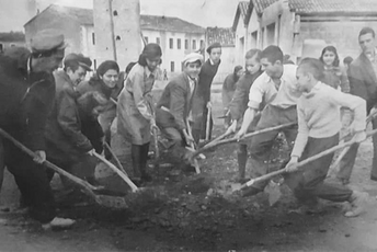 Cvijeće sa ruševina FOTO: FB stranica Uspomene stare Podgorice