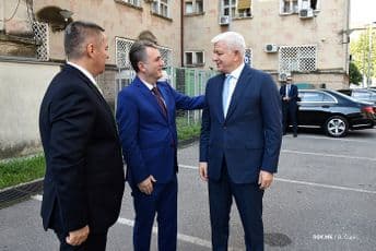 Marković policiji: Zahtijevam da beskompromisno zaštitite državu i svakog pojedinca Marković policiji: Zahtijevam da beskompromisno zaštitite državu i svakog pojedinca