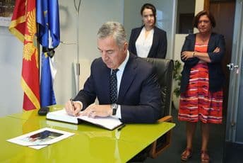 Đukanović se upisao u Knjigu žalosti Foto: predsjednik.me