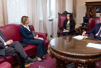 Gvozdenović sa ekspertima VK o izboru članova Sudskog savjeta Foto: Skupština Crne Gore