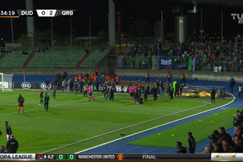 (VIDEO) Dron prekinuo utakmicu Lige Evrope (VIDEO) Dron prekinuo utakmicu Lige Evrope
