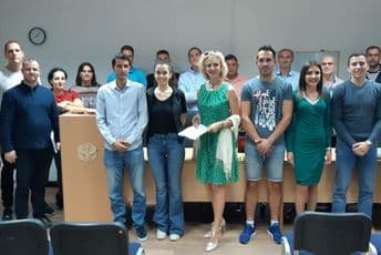 U Kući meda počela sa radom Škola pčelarstva U Kući meda počela sa radom Škola pčelarstva