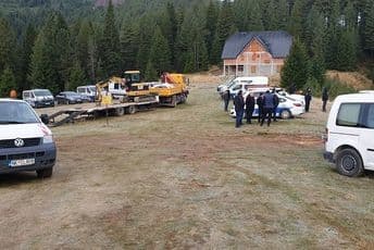 Ruše nelegalne objekte na mjestu budućeg turističkog centra Ruše nelegalne objekte na mjestu budućeg turističkog centra