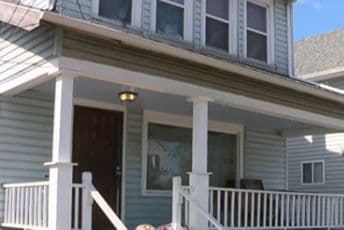 Metak uletio u kuću i pogodio djevojčicu, preminula u bolnici Metak uletio u kuću i pogodio djevojčicu, preminula u bolnici