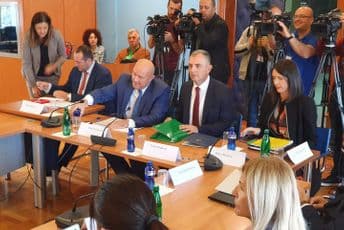 Hrapović: Povećanje plata medicinarima izvjesno; Radunović: Zahtjevi sindikata nerealni Portal Analitika/Luka Đurić