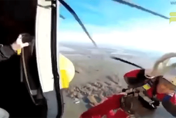 (VIDEO) Otkazala mu oba padobrana, kamere sve snimile (VIDEO) Otkazala mu oba padobrana, kamere sve snimile