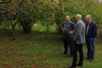 Informativna posjeta poljoprivrednim gazdinstvima, u toku javni poziv za podršku poljoprivrednicima Informativna posjeta poljoprivrednim gazdinstvima, u toku javni poziv za podršku poljoprivrednicima