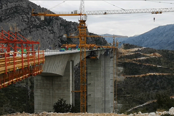 (VIDEO) Pogledajte kako izgleda most Moračica (VIDEO) Pogledajte kako izgleda most Moračica