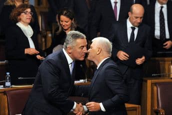 Što piše u prijedlogu novog Statuta DPS-a: Ostaje zamjenik predsjednika, predsjednici opštinskih odbora profesionalci Što piše u prijedlogu novog Statuta DPS-a: Ostaje zamjenik predsjednika, predsjednici opštinskih odbora profesionalci