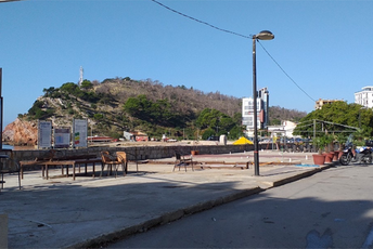 Uklanjaju ugostiteljske terase iz Sutomora Uklanjaju ugostiteljske terase iz Sutomora