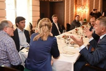 Grupa bisnismena iz Južne Amerike, potomaka crnogorskih iseljenika, u posjeti Crnoj Gori Grupa bisnismena iz Južne Amerike, potomaka crnogorskih iseljenika, u posjeti Crnoj Gori