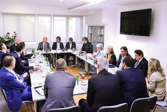 Golubović: Možemo zajedno uraditi mnogo da povećamo robnu razmjenu Crne Gore i zemalja Južne Amerike Golubović: Možemo zajedno uraditi mnogo da povećamo robnu razmjenu Crne Gore i zemalja Južne Amerike