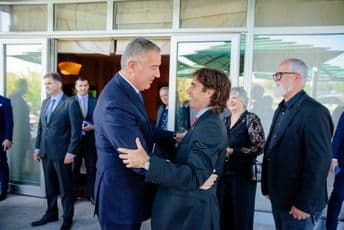 Potomci crnogorskih iseljenika sa Đukanovićem: Vraćamo se zemlji pradjedova, Crna Gora bila skriveni biser Potomci crnogorskih iseljenika sa Đukanovićem: Vraćamo se zemlji pradjedova, Crna Gora bila skriveni biser