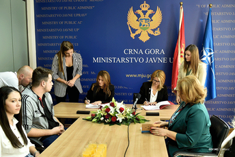 Učenici Ekonomske škole obavljaće praksu u Ministarstvu javne uprave Učenici Ekonomske škole obavljaće praksu u Ministarstvu javne uprave