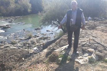 Uginula živina na obali Lima u Bijelom Polju Uginula živina na obali Lima u Bijelom Polju