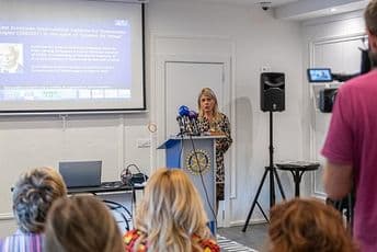 Damjanović: Nova metoda liječenja kancera će povećati procenat preživljavanja na 90 odsto Damjanović: Nova metoda liječenja kancera će povećati procenat preživljavanja na 90 odsto