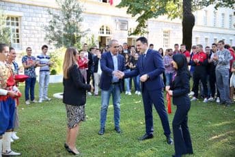 Sve prave vrijednosti na jednom mjestu (VIDEO) Sve prave vrijednosti na jednom mjestu (VIDEO)