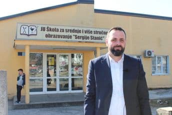 Rekonstruisan krov podgoričke škole Sergije Stanić Rekonstruisan krov podgoričke škole Sergije Stanić