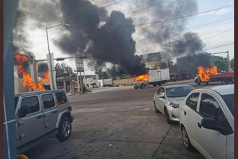 (VIDEO) Meksiko: Vlasti pod pritiskom mafije oslobodile El Čapovog sina (VIDEO) Meksiko: Vlasti pod pritiskom mafije oslobodile El Čapovog sina