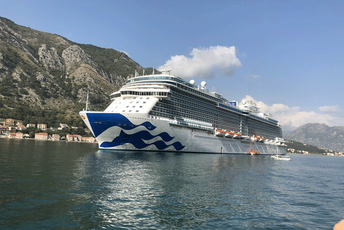 Brod Sky Princess uplovio u Luku Kotor Brod Sky Princess uplovio u Luku Kotor