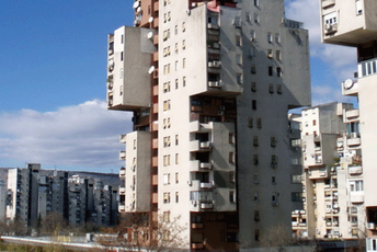 Demoliran automobil u Bloku 5 Demoliran automobil u Bloku 5