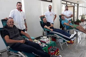 Krv dalo 35 osoba Krv dalo 35 osoba