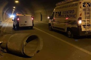 Otpao teški ventilator u tunelu, oštećen autobus Foto: Podgorički vremeplov