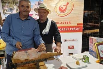 “Crnogorski pršut” imao zapaženo mjesto na Sajmu pršuta u Istri “Crnogorski pršut” imao zapaženo mjesto na Sajmu pršuta u Istri